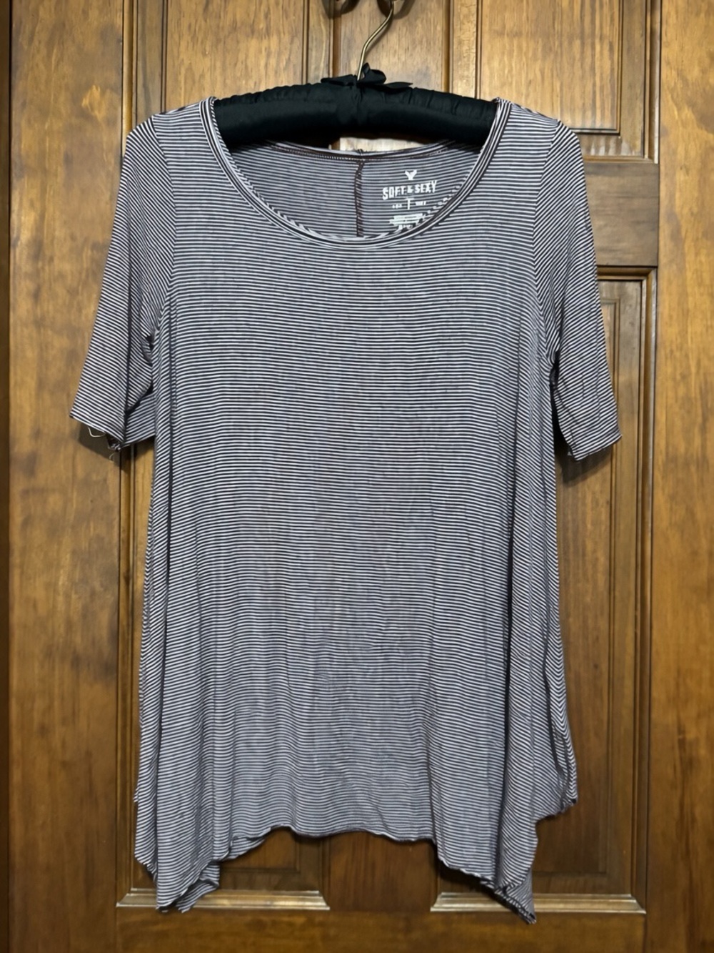 AMERICAN EAGLE OUTFITTERS STRIPED TOP SIZE MEDIUM